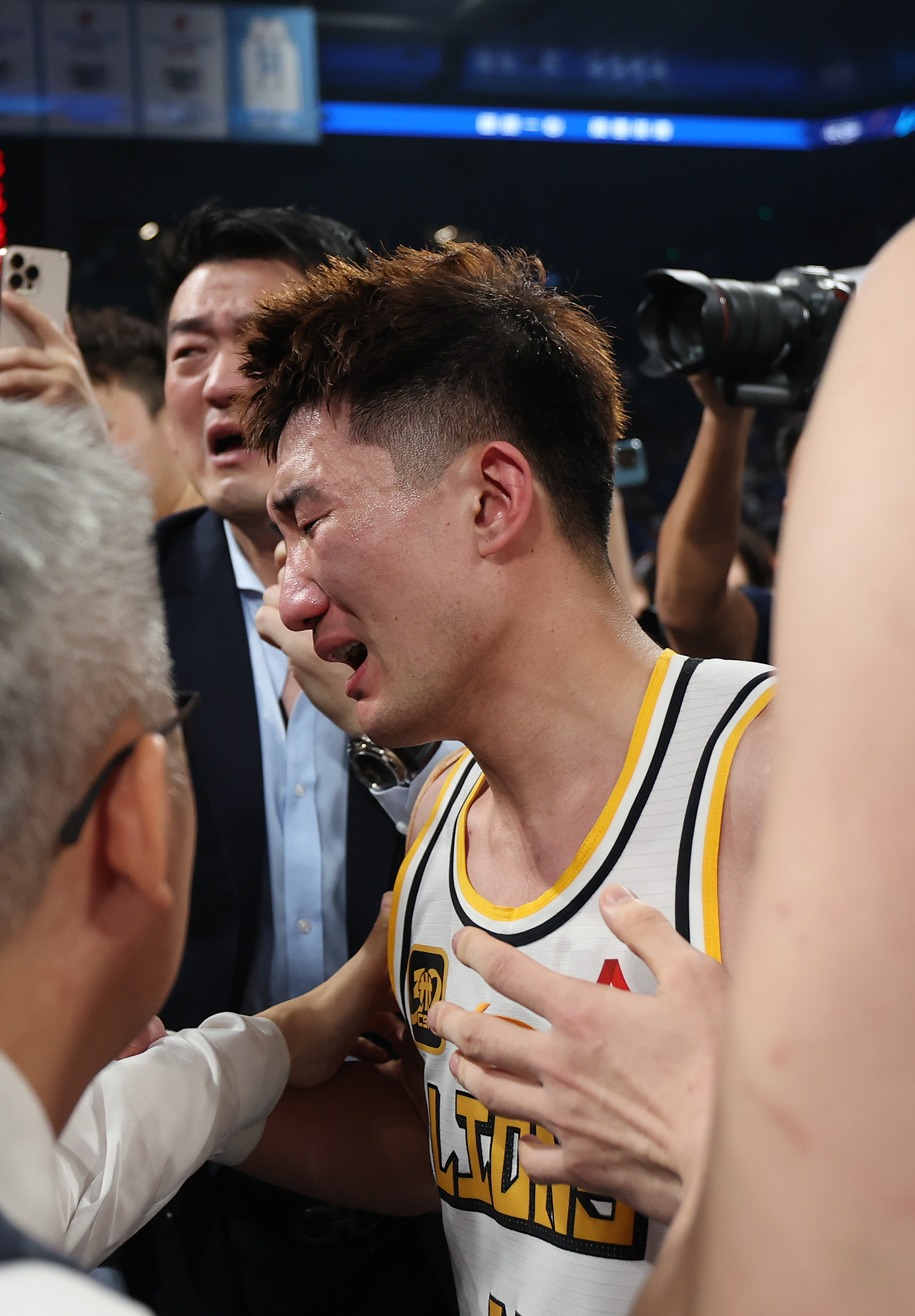 篮球公园亚当斯压哨绝杀领衔cba本周好球 篮球公园亚当斯压哨绝杀领衔cba本周好球