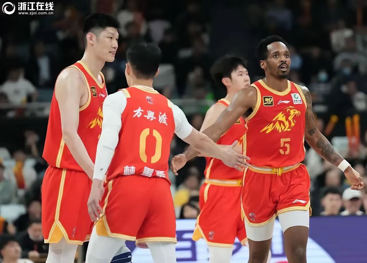 篮球公园亚当斯压哨绝杀领衔cba本周好球 篮球公园亚当斯压哨绝杀领衔cba本周好球