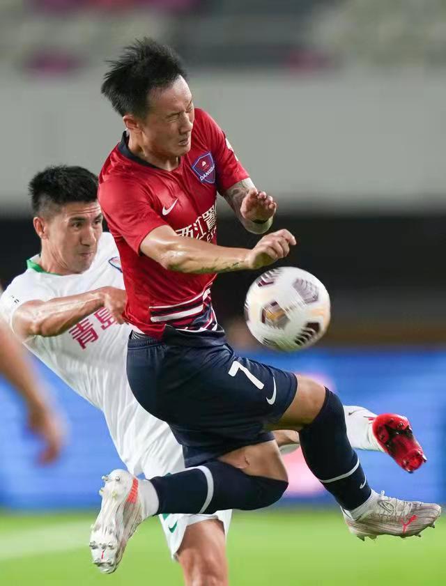 关于中超倒计时;斯图加特冲刺阶段更衣室发声;细节引发关注;管理层满意;训练强度明显提升的信息 关于中超倒计时;斯图加特冲刺阶段更衣室发声;细节引发关注;管理层满意;训练强度明显提升的信息