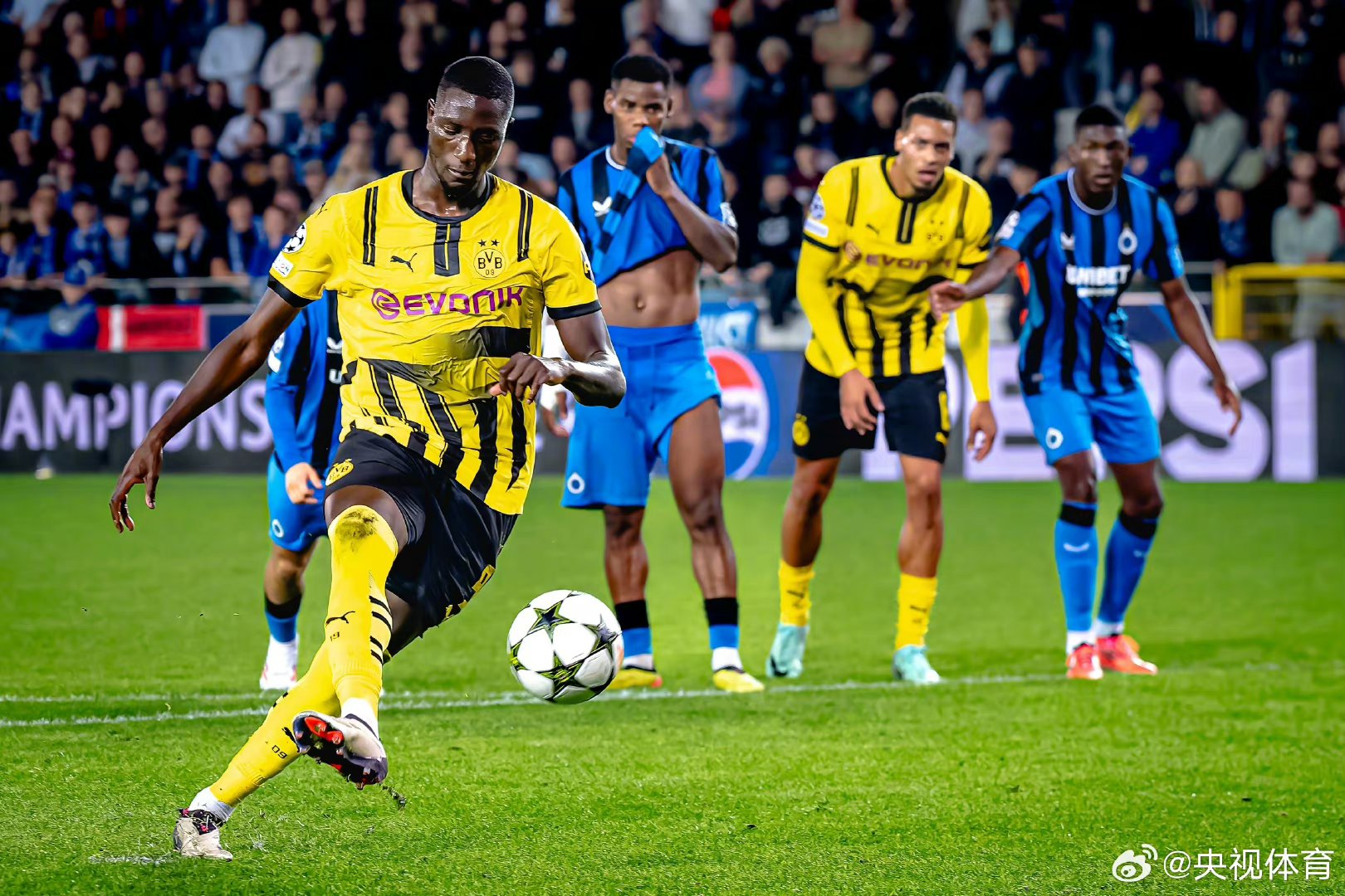 包含加时末段体能课后;多特蒙德状态回暖备战法甲;目标明确;球队文化再被提及的词条 包含加时末段体能课后;多特蒙德状态回暖备战法甲;目标明确;球队文化再被提及的词条