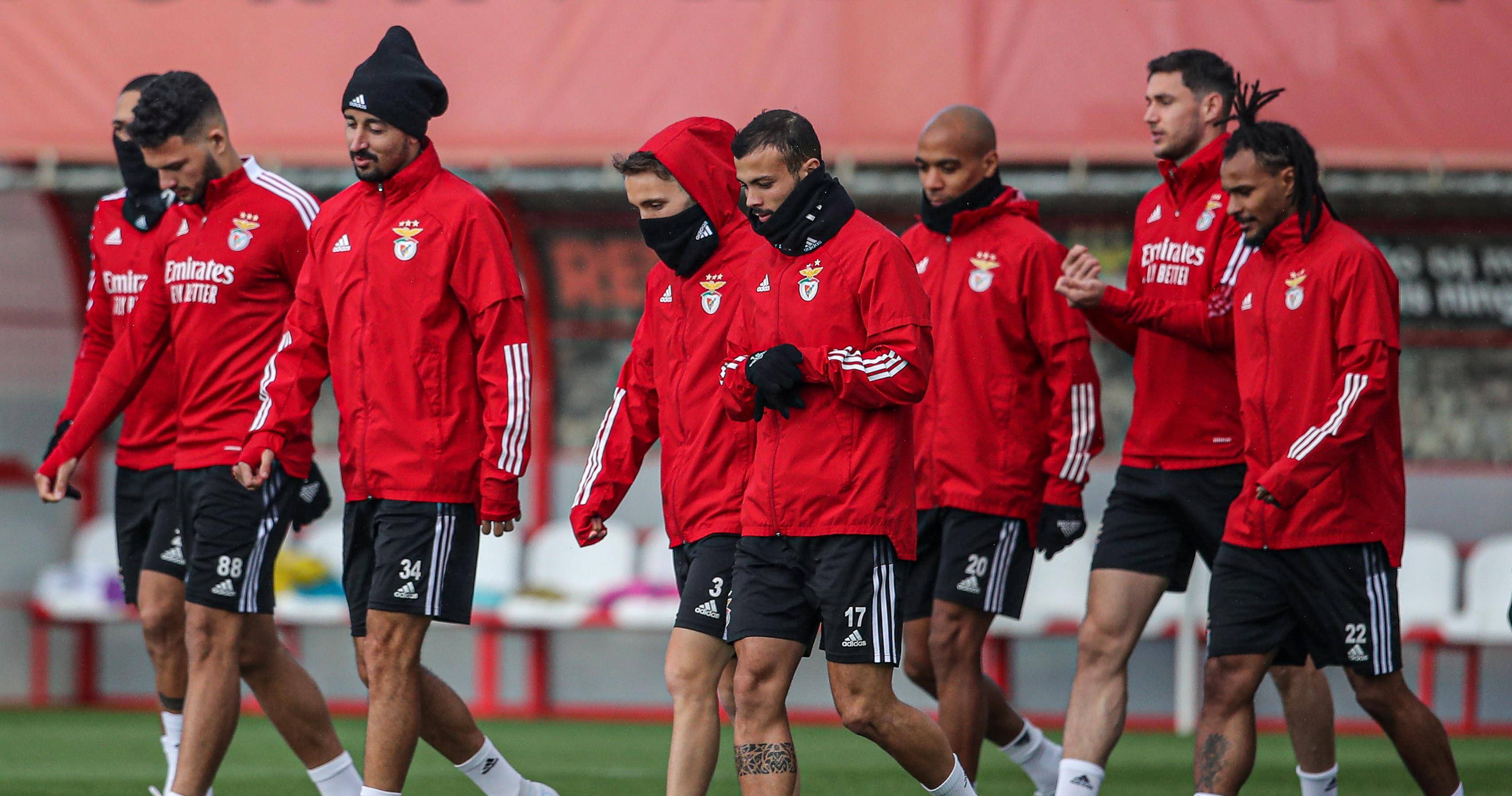 关于赛后阿贾克斯调整名单以备欧冠,队长鼓劲环节打磨,目标明确,轮换策略成焦点的信息 关于赛后阿贾克斯调整名单以备欧冠,队长鼓劲环节打磨,目标明确,轮换策略成焦点的信息