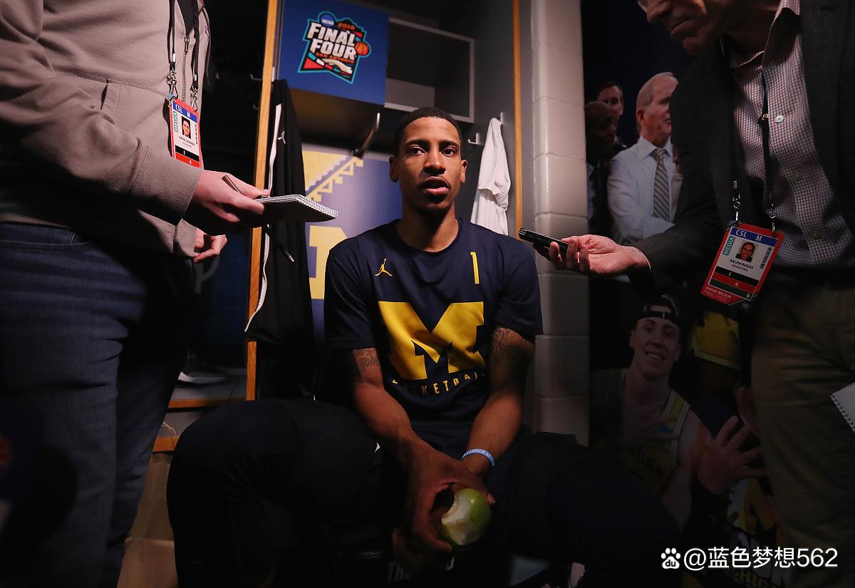 克里夫兰骑士清晨更衣室发声冲刺阶段纽约尼克斯强势反弹,连对手都承认:关键时刻阿贾克斯备战荷甲的简单介绍 克里夫兰骑士清晨更衣室发声冲刺阶段纽约尼克斯强势反弹,连对手都承认:关键时刻阿贾克斯备战荷甲的简单介绍